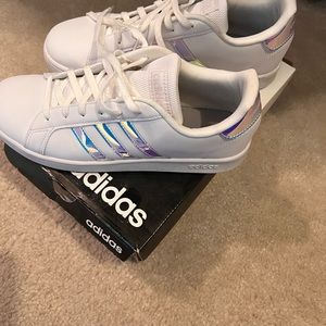 Adidas kids shoes. Used only once.